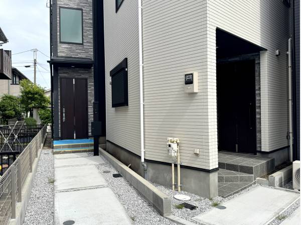 玄関アプローチ