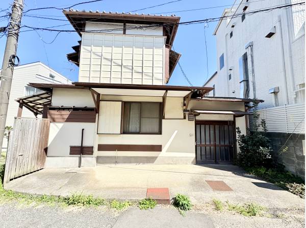 ８DKの広い間取りが魅力です