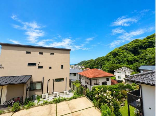 海は見えませんが、抜け感のある眺望も！