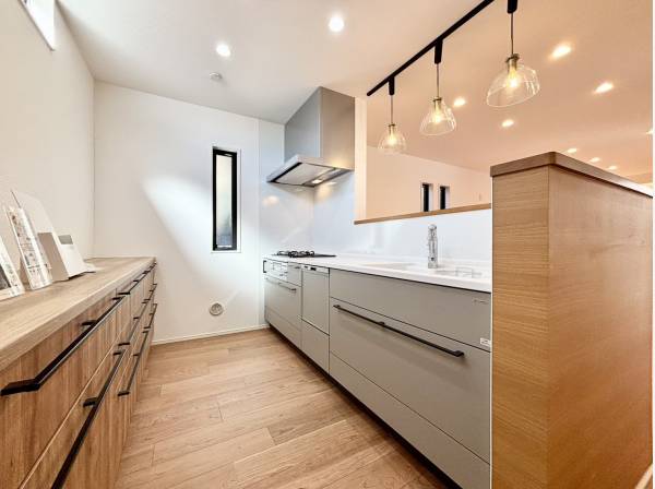 収納豊富なキッチンスペース