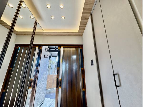 玄関からオシャレです！