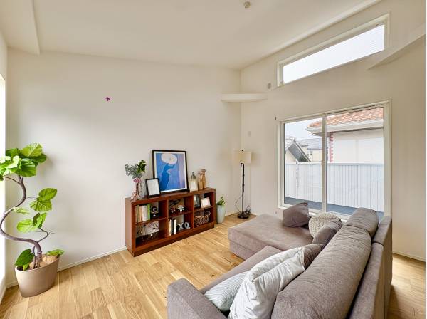 リビングで家族団らんのひとときをお過ごしください