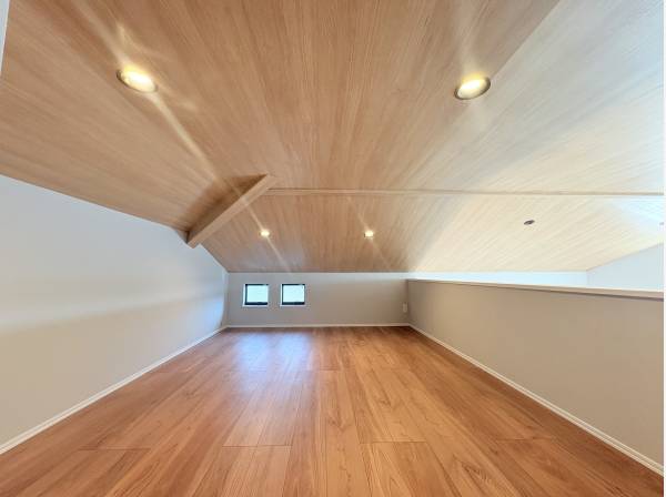 収納としても便利なロフト付き！