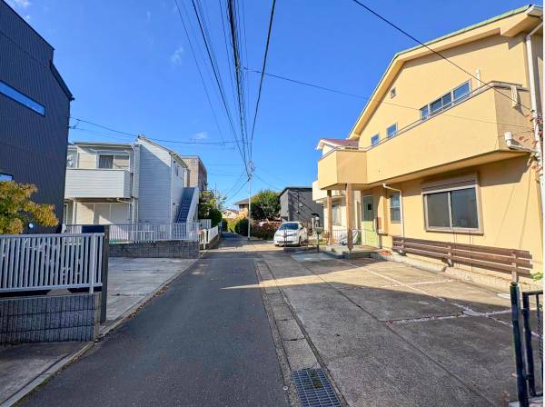 駅までは徒歩11分