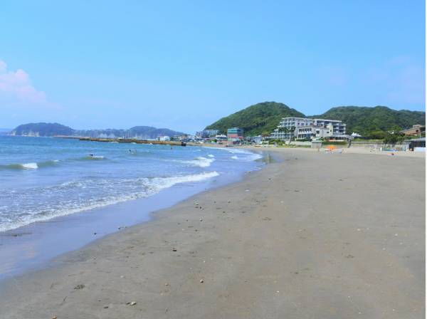 森戸海岸徒歩5分（約400m）