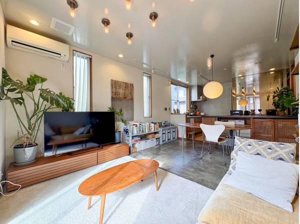 1階に配置されたLDK/センス溢れる空間です