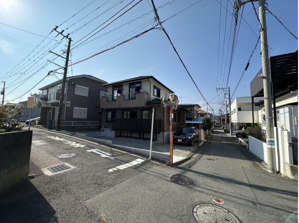 東南角地で陽当たり、通風良好