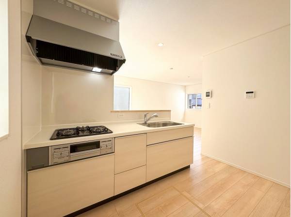 お部屋が見渡せるカウンターキッチンは会話が弾みますね