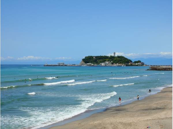 現地より徒歩約５分(約350ｍ)の海岸風景です♪