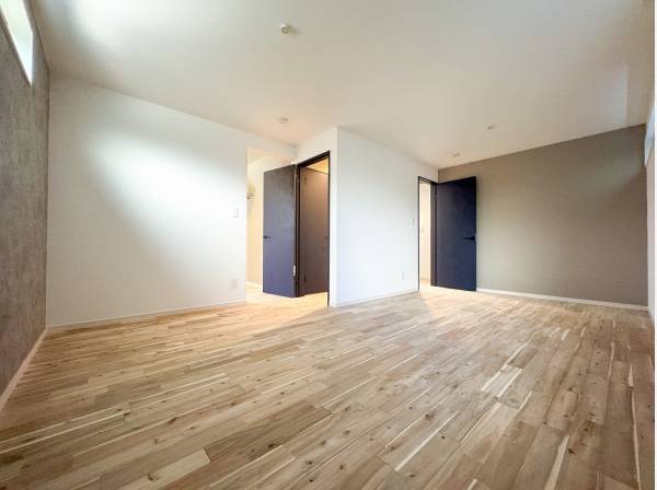 二面採光の納戸は主寝室としての利用もおすすめ