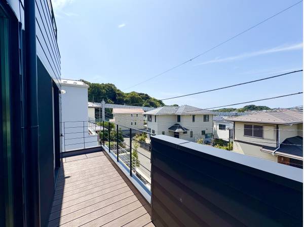 バルコニーは日当たり、風通し良好