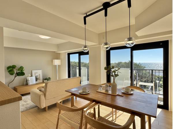 食卓と海景がひと続きの贅沢