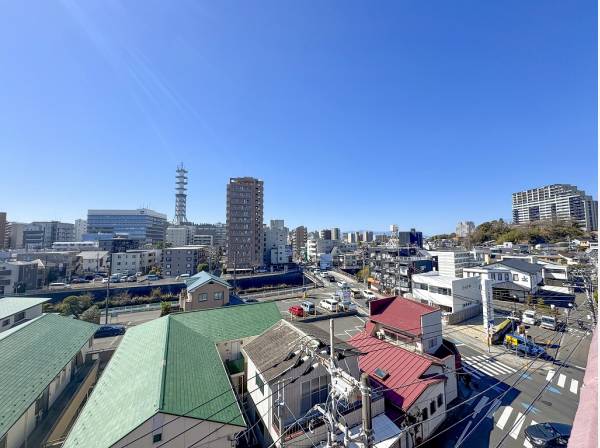 最上階からののびやかな眺めが広がります