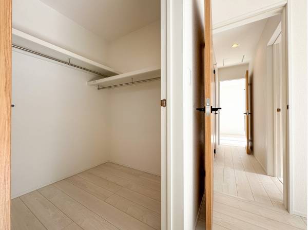 大容量のWICは季節用品などもスッキリ収納できそうですね