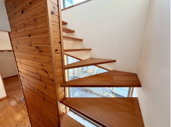 デザインにこだわりを感じる階段