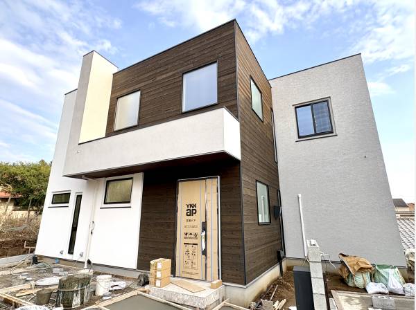 駐車は2台可能です。