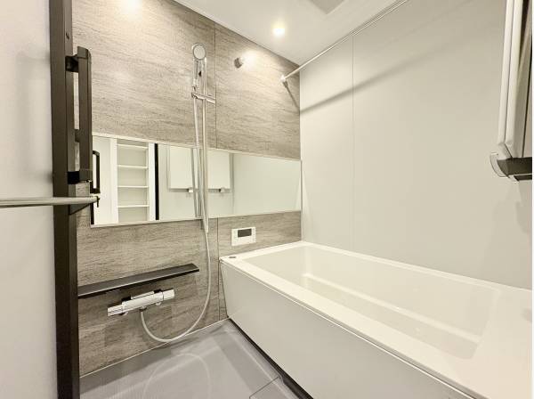 まったりと疲れを癒すバスルーム