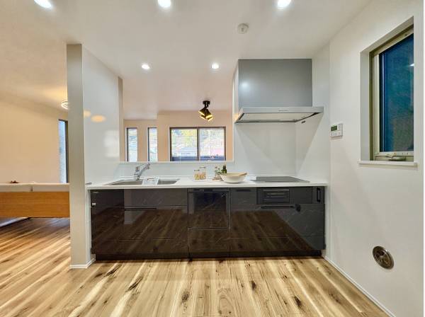 明るい空間のキッチン