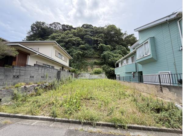 土地面積約378.55m²（約114.51坪）