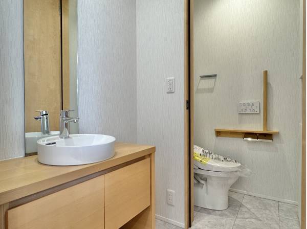 木の温もりと機能美が調和した水まわり