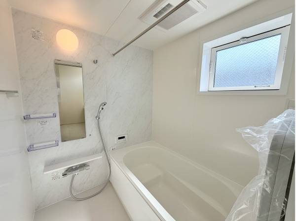 バスルーム浴室乾燥機付き