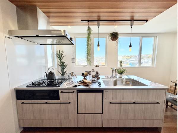 キッチンスペース明るく調理できる空間です