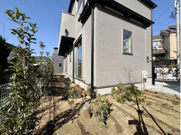 LDKからも繋がるお庭もございます♪