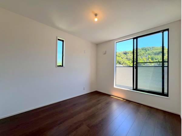 お部屋からは緑を望む心地良い空間に
