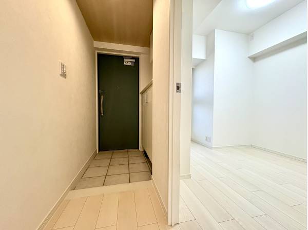 玄関横には洋室5.1帖