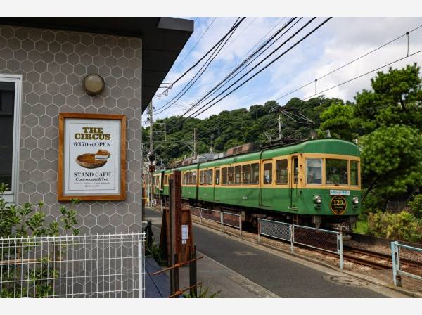 お洒落なカフェなども近くにございます