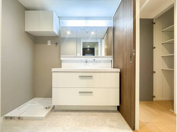 清潔感のある爽やかなサニタリールーム