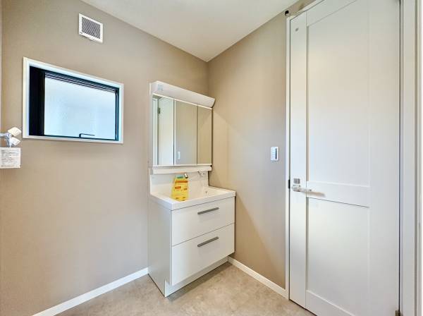 洗面台、おトイレ、生活動線を考えた設計です