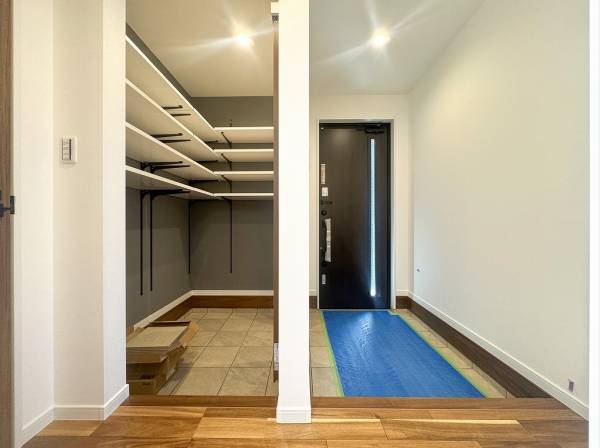 玄関横には便利な土間を完備！