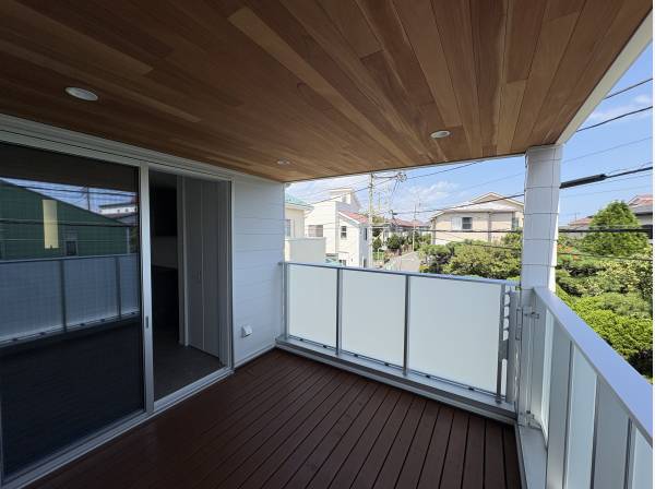 屋根がるので、暑い日でも雨の日でも楽しく過ごせますね！