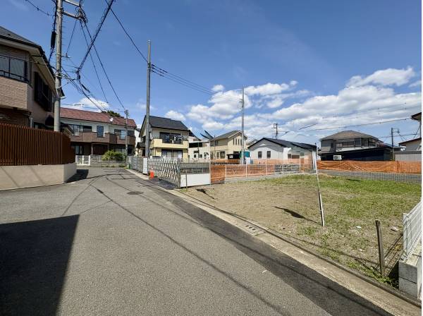 日当たり良好です。建築条件付きの売地です。