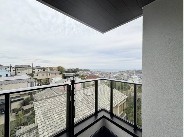 夜も朝も、高台ならではの綺麗な景色を楽しめます。