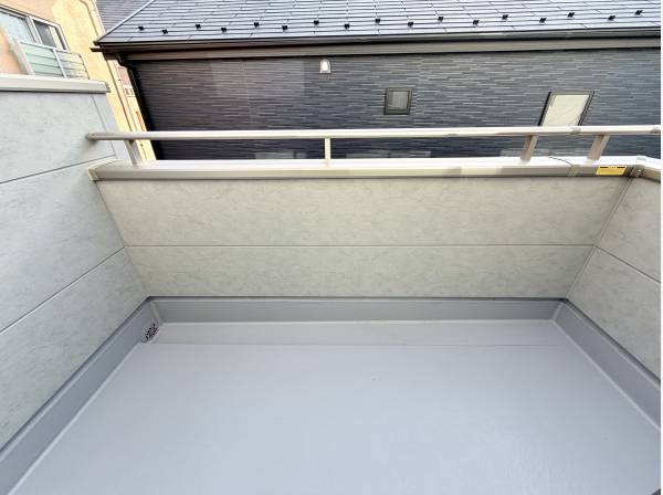 バルコニーは洗濯物を干しやすい、ゆとりのある広さです