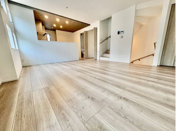 LDKは約16帖になります。