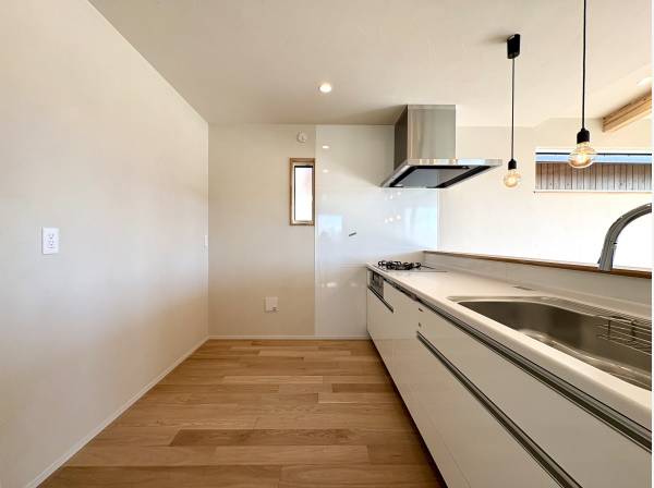 ゆとりある空間のキッチン