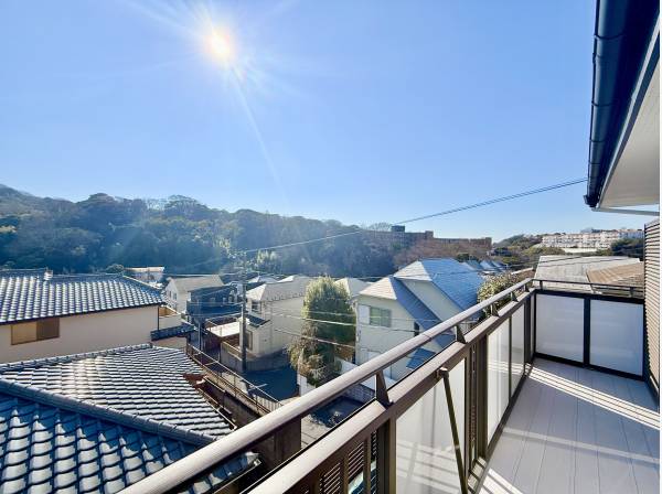 ２階バルコニーからは気持ち良い眺望