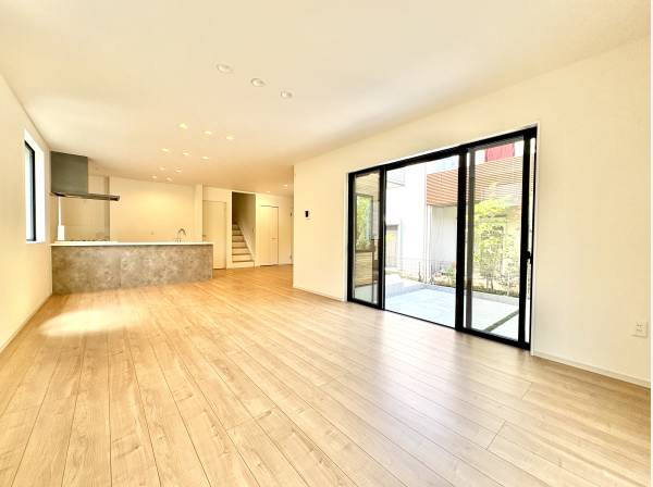 ゆったりとしたリビングダイニング