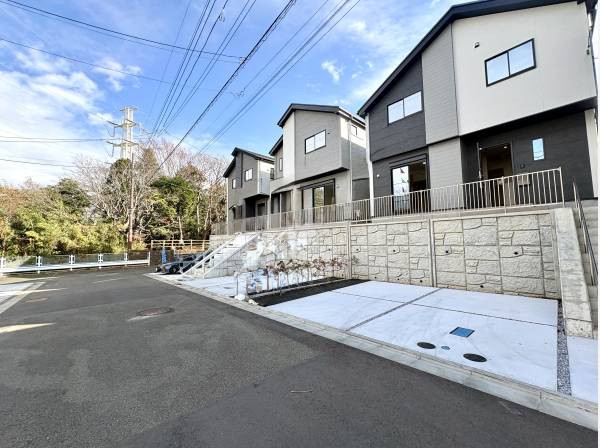 穏やかな街並みに調和する住まい