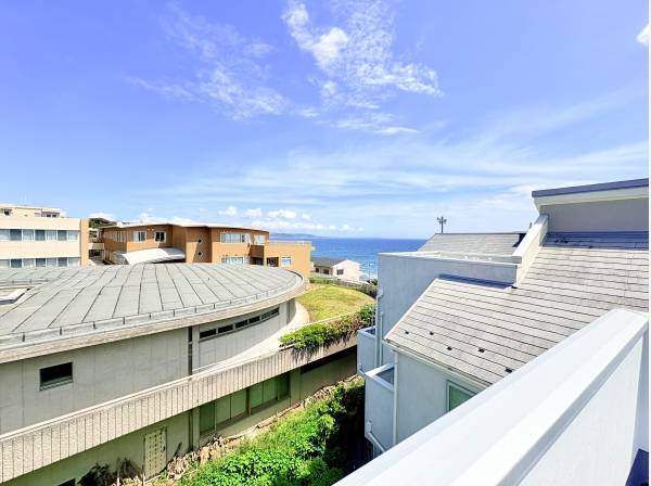 湘南の海を一望！スカイバルコニーから繋がるオーシャンビュー
