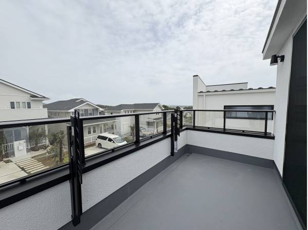 2階のバルコニー日当たり良好です！