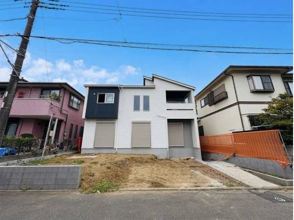 ゆとりあるカースペース　※外構はAIによるイメージ