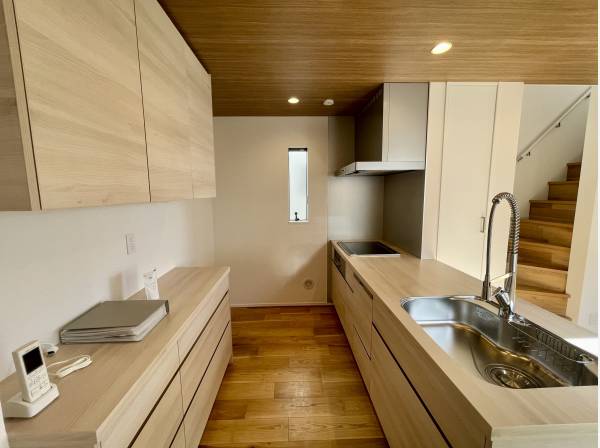 キッチン周りはリフォームに伴い新調済