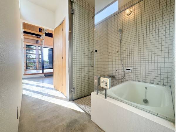 土間エントランスからそのまま入れるバスルーム