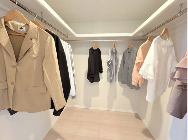 沢山の洋服が収納できます！