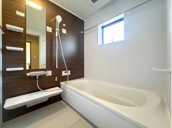 ゆったりと寛げる広さのバスルーム