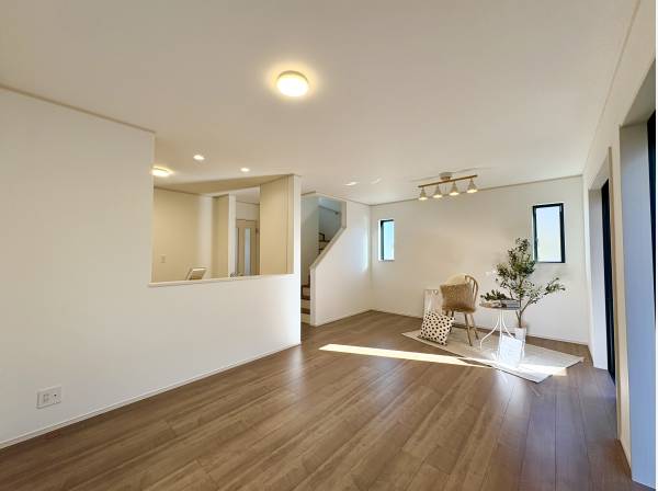 日差しが入り込み、温かみのある空間